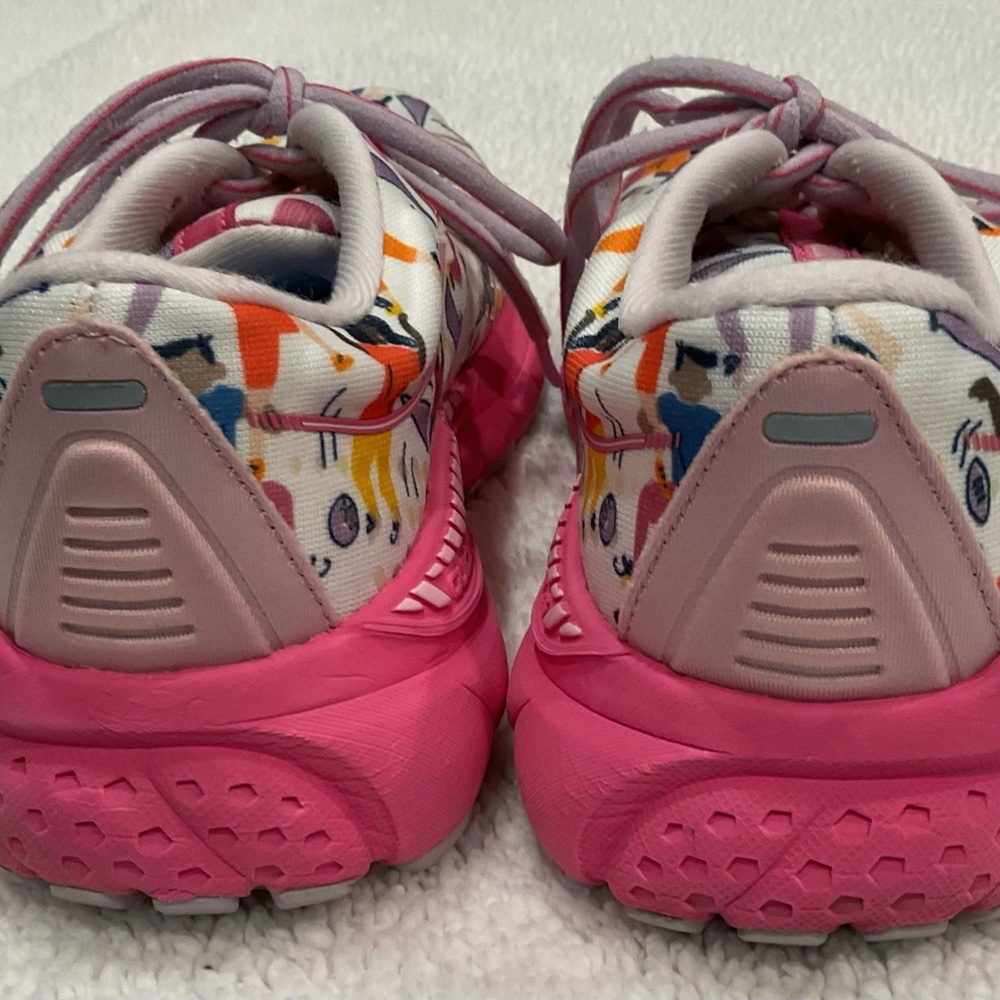 BROOKS Adrenaline Gts-21 Women’s 6 1/2
Running Shoes - Picture 5 of 7